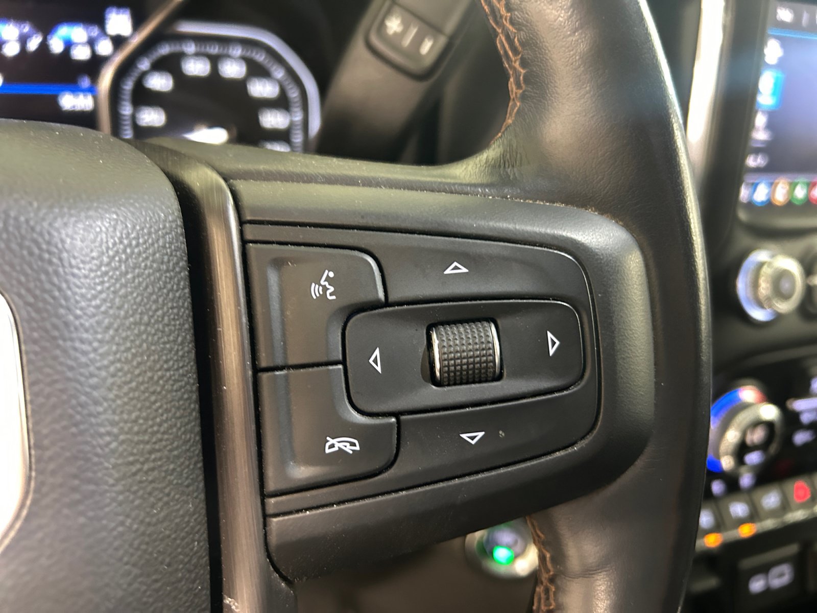 Used 2022 GMC Sierra 2500 AT4 w/ AT4 Premium Plus Package AWD/4WD image 18