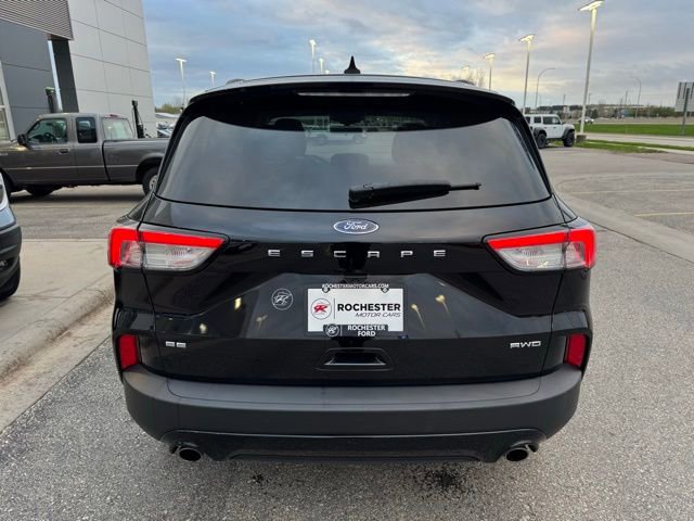 Certified 2022 Ford Escape SE w/ SE Sport Appearance Package AWD/4WD image 2