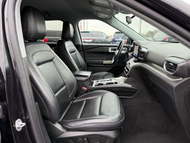 Certified 2023 Ford Explorer XLT w/ Equipment Group 202A image 17