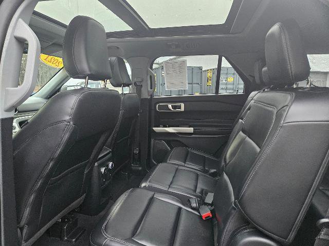 Certified 2021 Ford Explorer XLT w/ Equipment Group 202A image 5