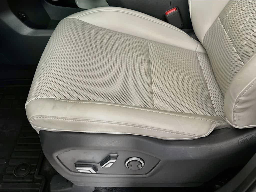 Used 2025 Hyundai Santa Fe SEL FWD image 29