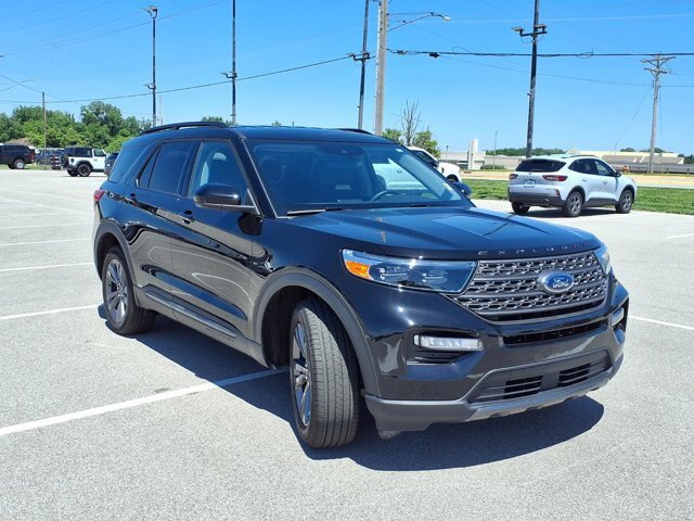 Certified 2024 Ford Explorer XLT w/ Equipment Group 202A AWD/4WD image 7