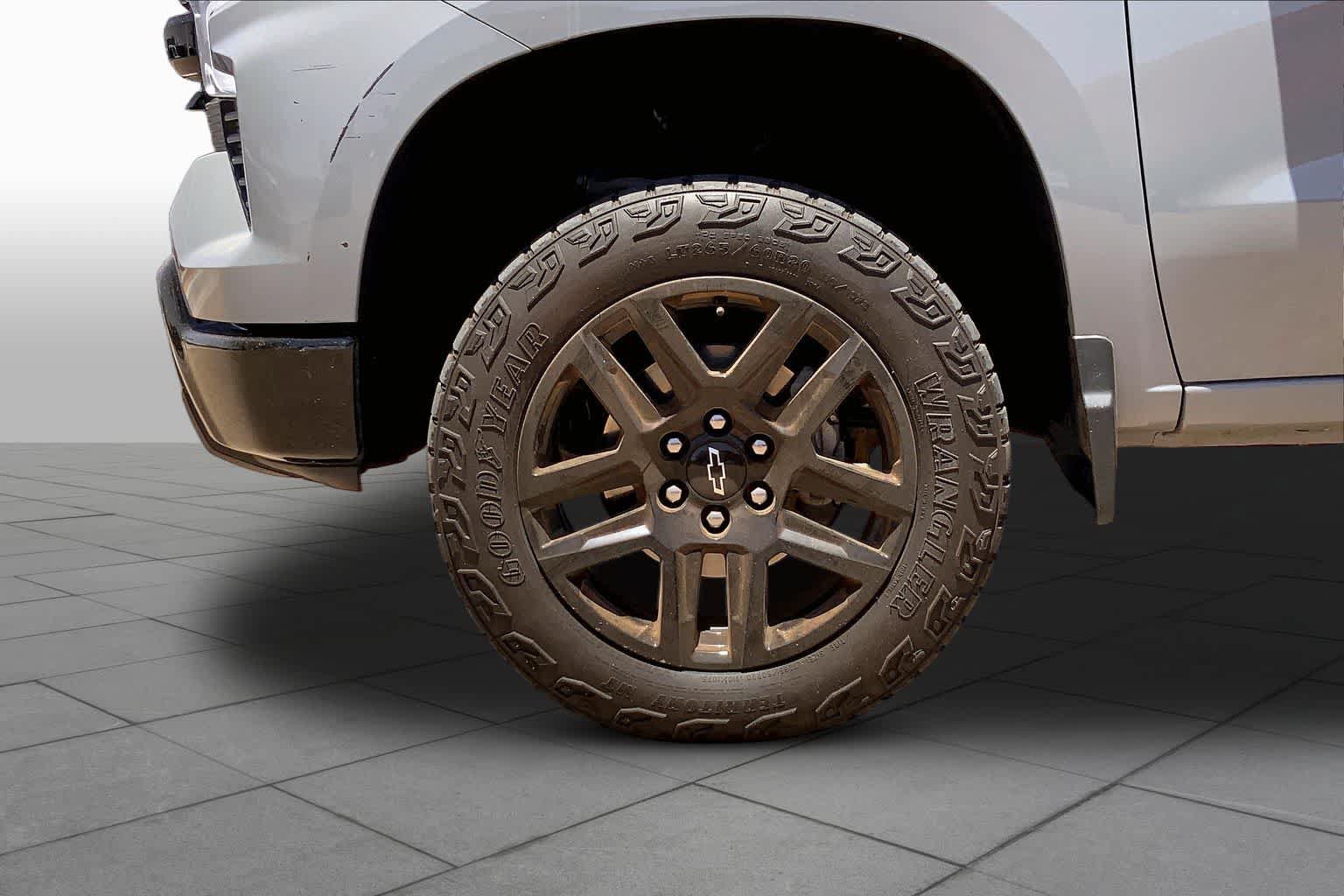 Used 2024 Chevrolet Silverado 1500 LT Trail Boss w/ Protection Package AWD/4WD image 11