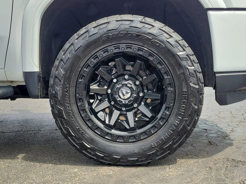 Used 2022 GMC Sierra 2500 AT4 w/ AT4 Preferred Package AWD/4WD image 9