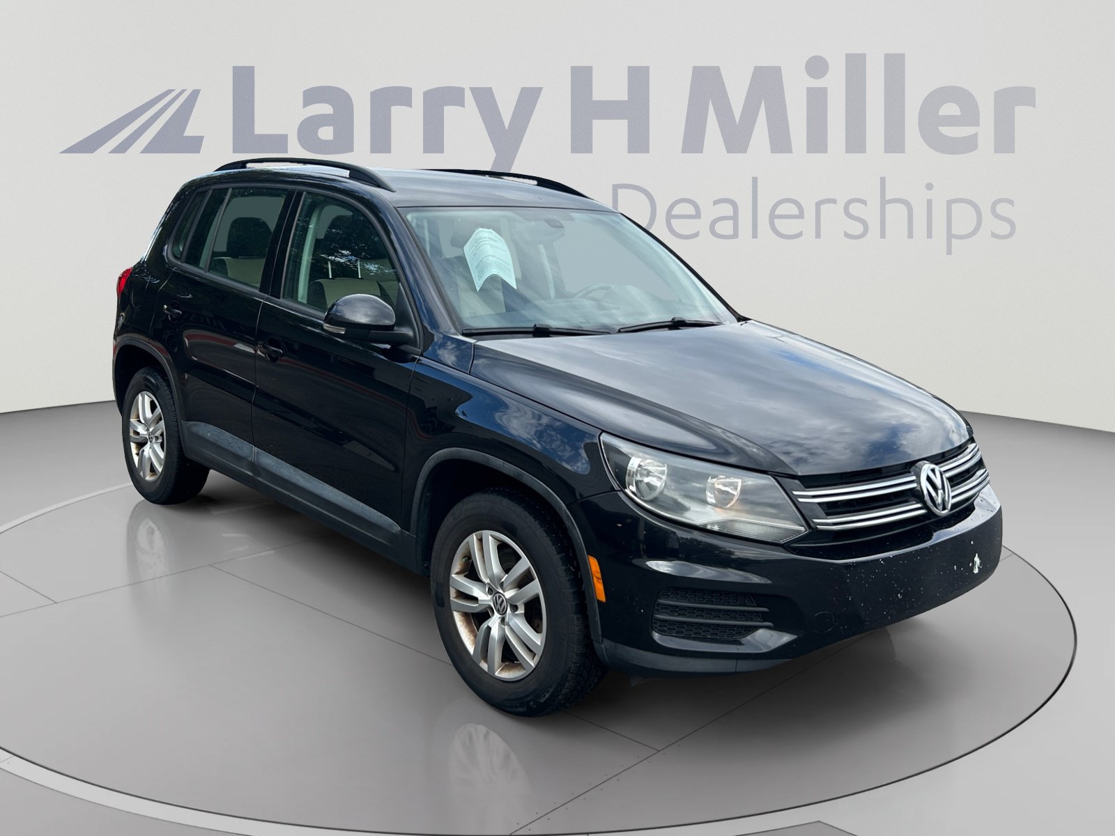 Used 2017 Volkswagen Tiguan S AWD/4WD image 7
