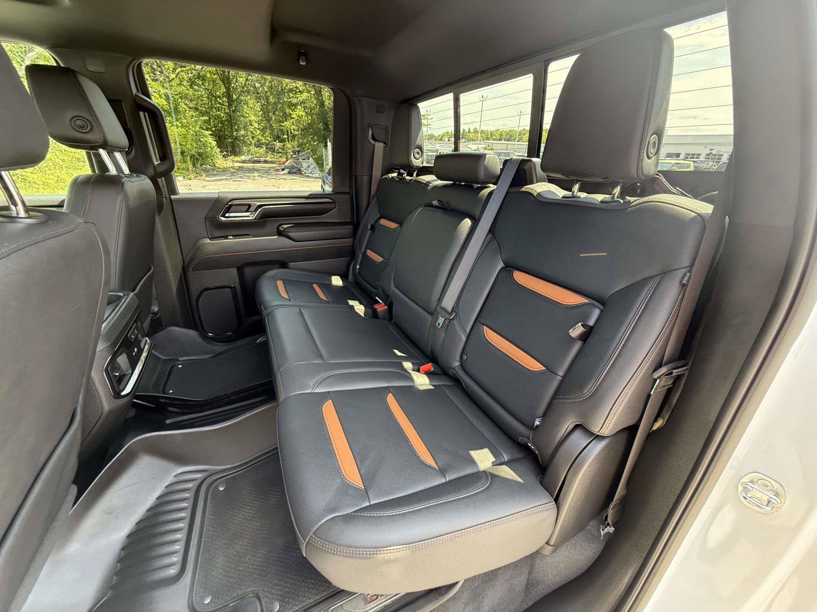 Used 2024 GMC Sierra 2500 AT4 w/ AT4 Premium Plus Package AWD/4WD image 33