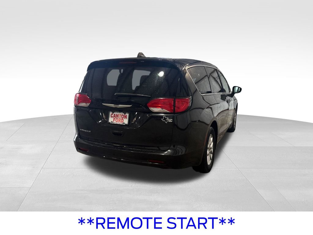 Used 2023 Chrysler Voyager LX FWD image 8