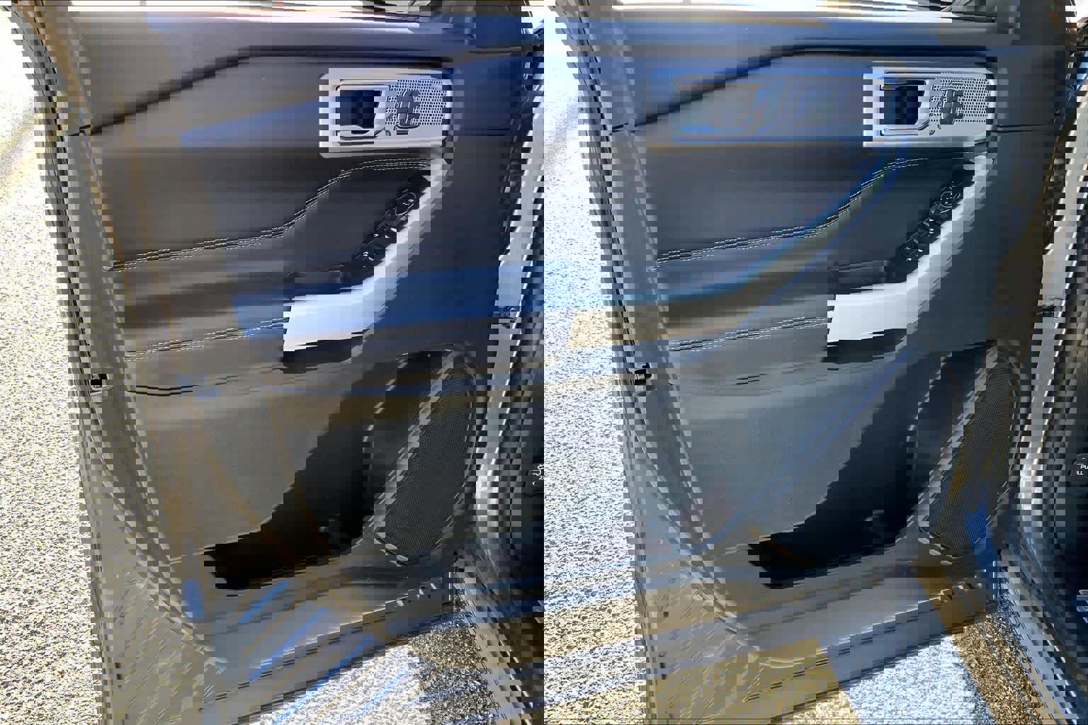 Certified 2021 Ford Explorer Limited w/ Equipment Group 301A image 20