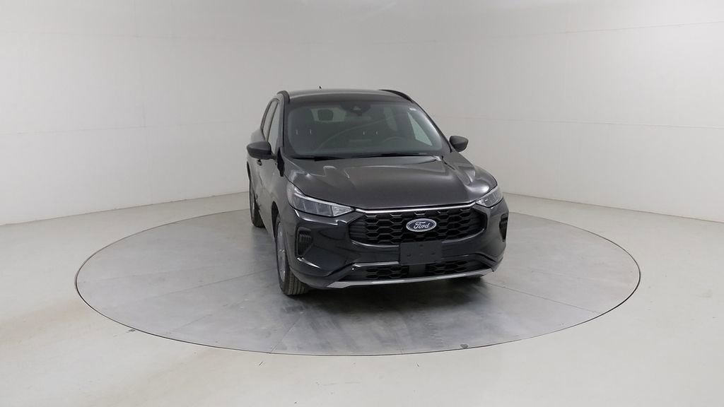 Certified 2024 Ford Escape ST-Line w/ Cold Weather Package FWD image 9