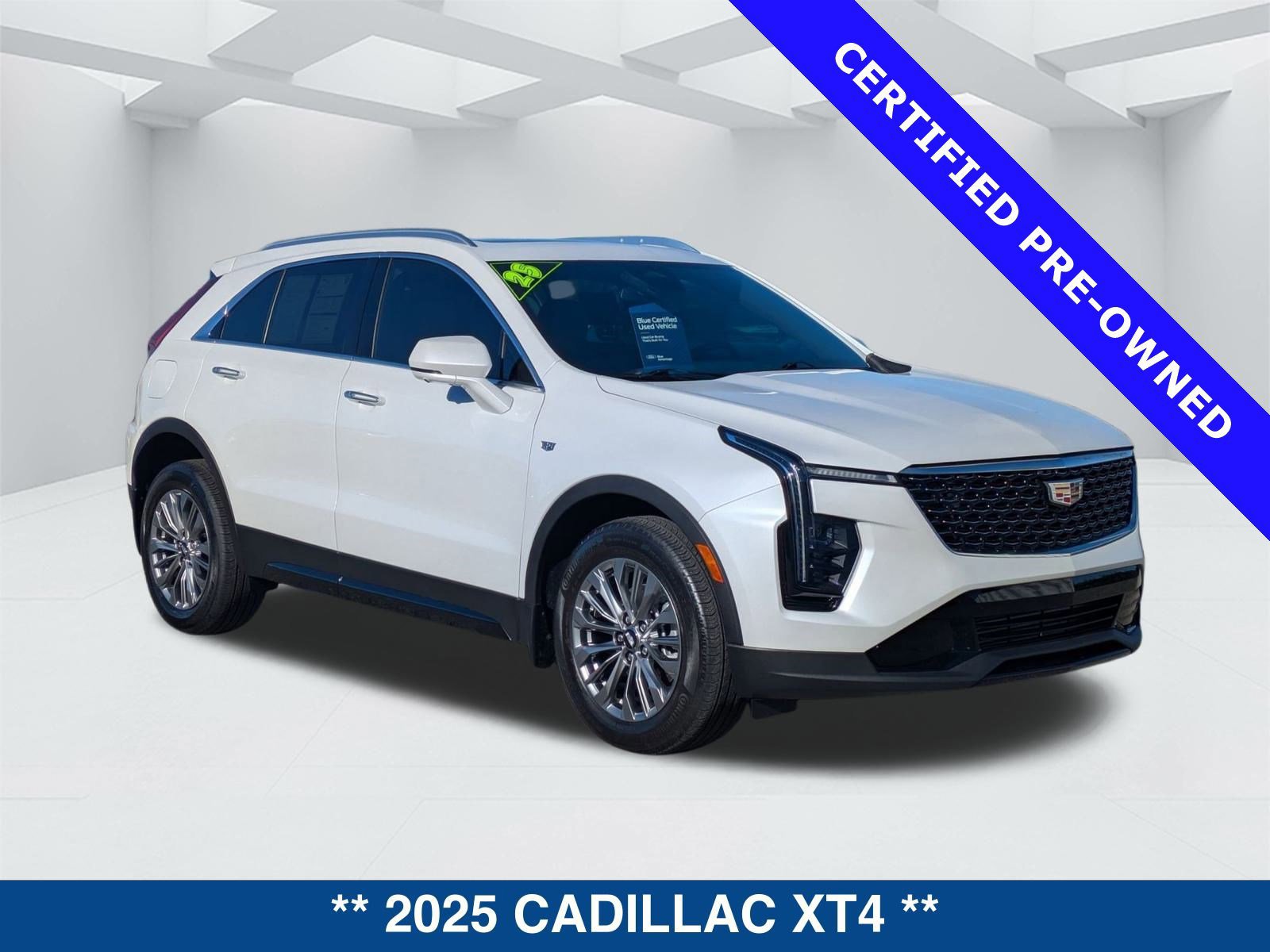 Used 2025 Cadillac XT4 Premium Luxury image 8