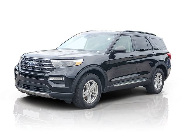 Certified 2024 Ford Explorer XLT w/ Equipment Group 202A AWD/4WD image 2