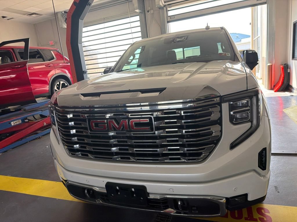 Used 2024 GMC Sierra 1500 Denali w/ Denali Reserve Package AWD/4WD image 6