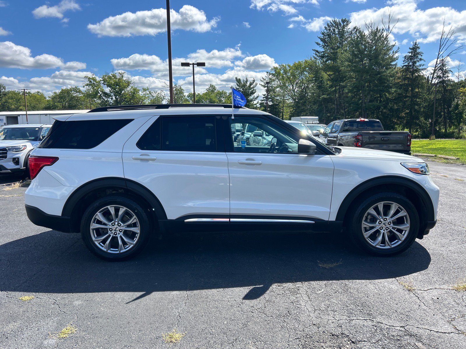 Certified 2021 Ford Explorer XLT w/ Equipment Group 202A AWD/4WD image 19