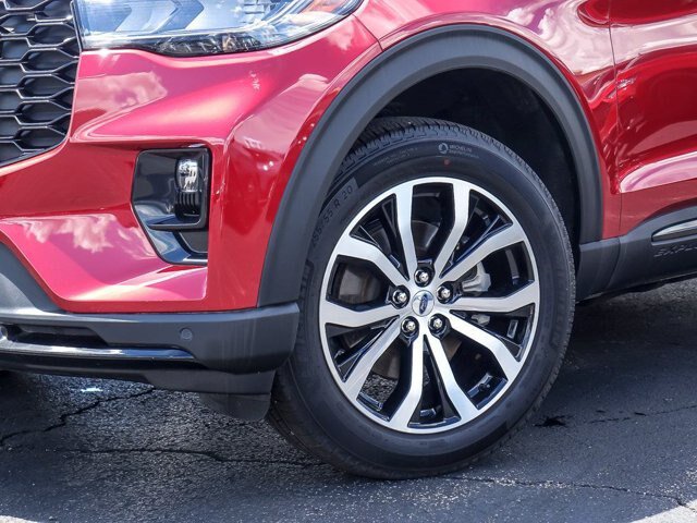 Certified 2025 Ford Explorer ST-Line AWD/4WD image 4