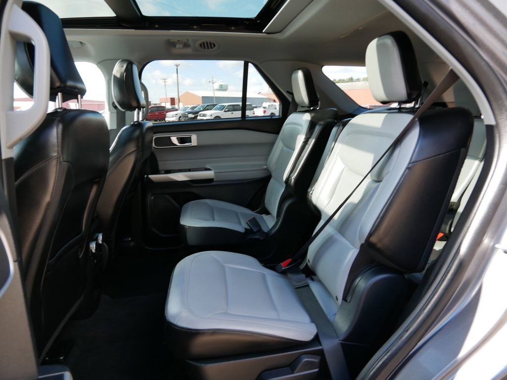 Certified 2021 Ford Explorer XLT w/ Equipment Group 202A image 11
