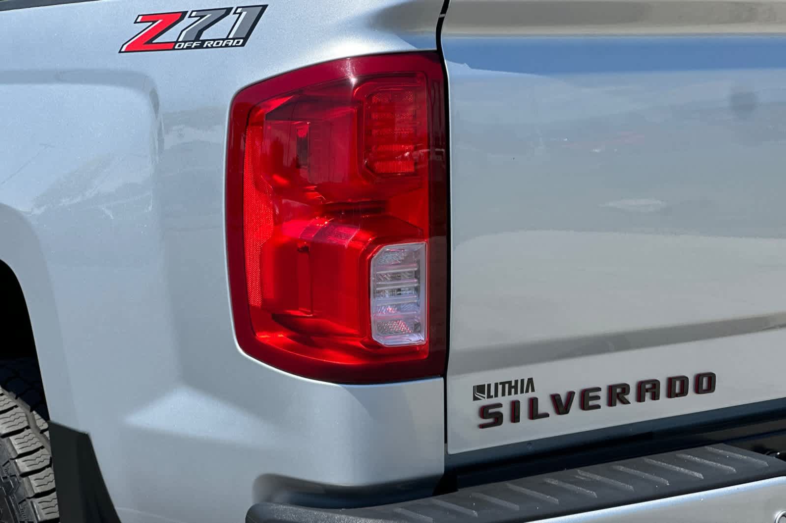Used 2018 Chevrolet Silverado 1500 LTZ Z71 w/ Redline Edition AWD/4WD image 25