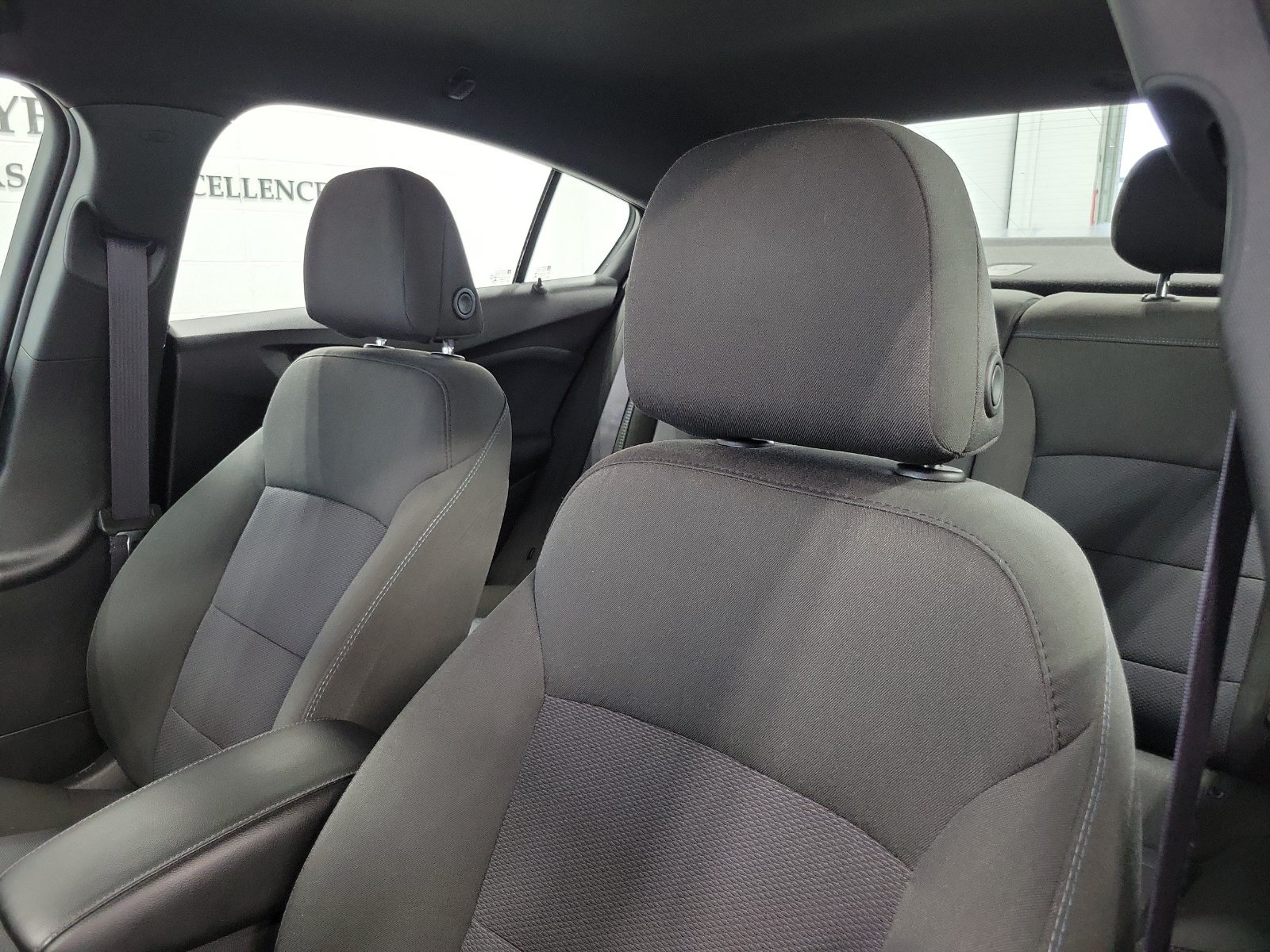 Used 2017 Chevrolet Cruze LT w/ Convenience Package FWD image 11