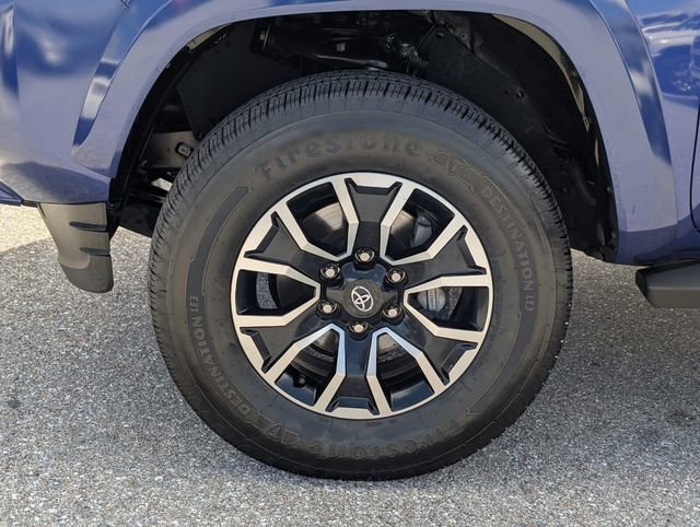 Used 2022 Toyota Tacoma TRD Sport w/ Technology Package RWD image 6