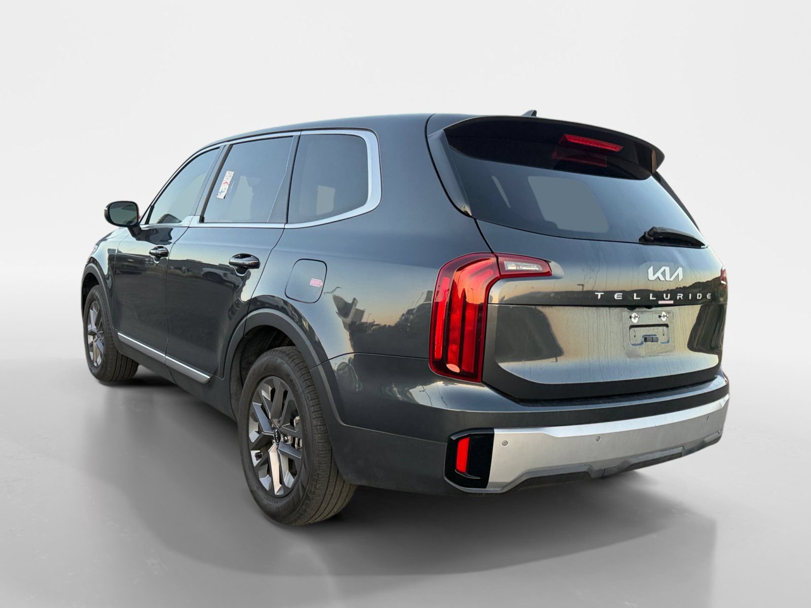 Used 2024 Kia Telluride LX FWD image 4