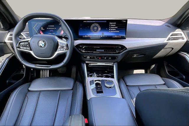 Used 2025 BMW 330i xDrive Sedan AWD/4WD image 30