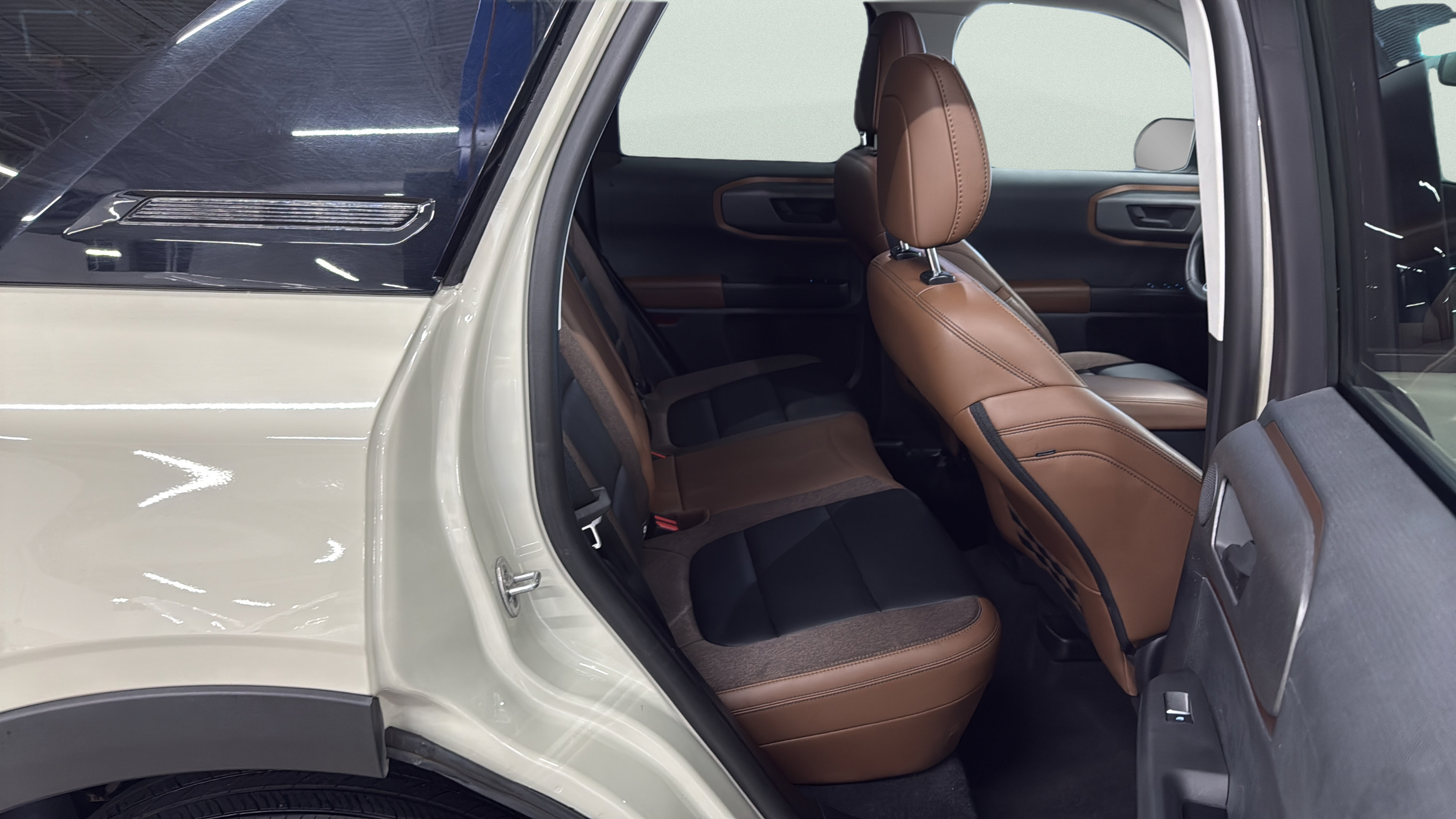 Certified 2025 Ford Bronco Sport Outer Banks w/ Outer Banks Tech Package+ AWD/4WD image 16