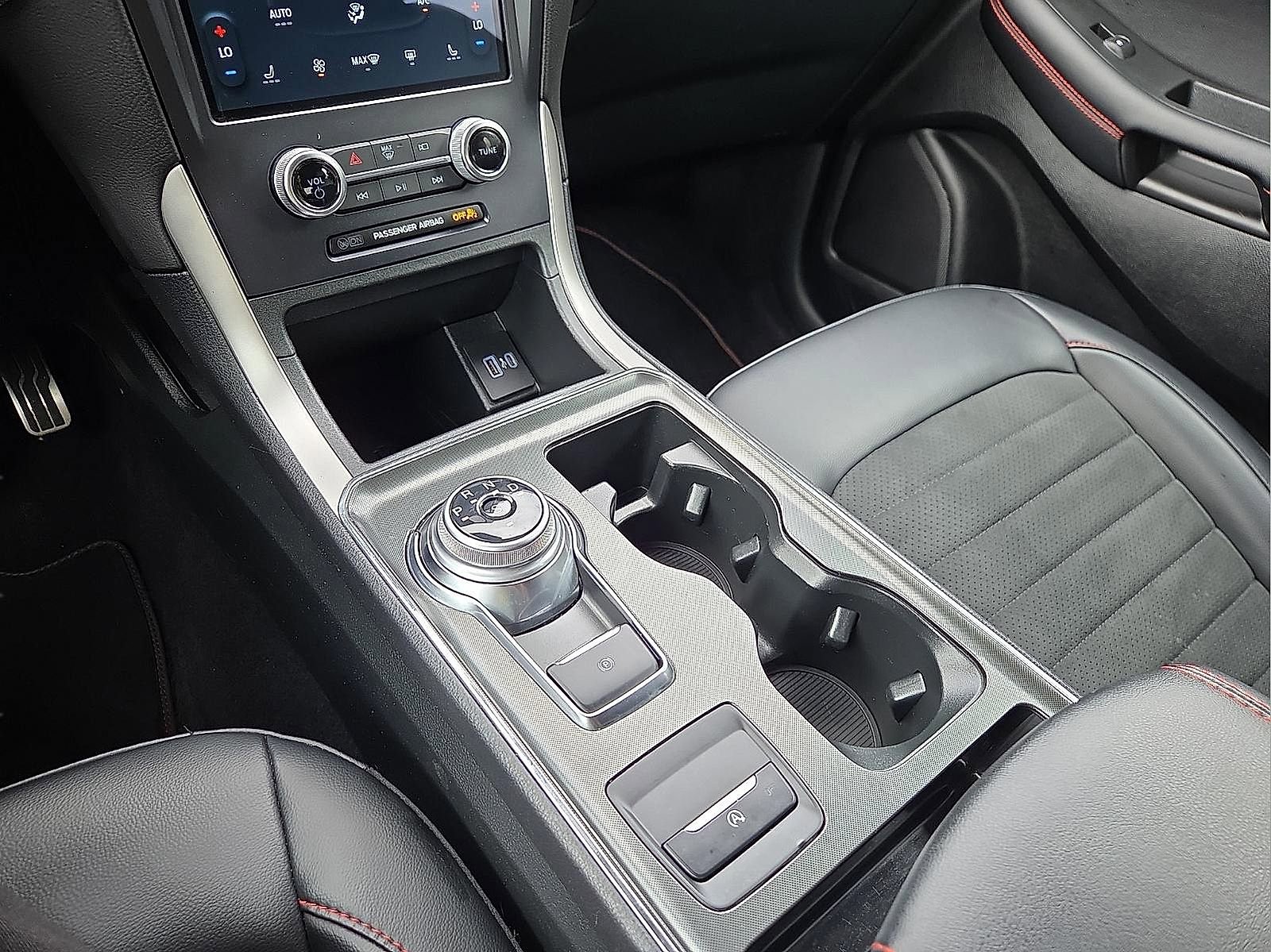 Certified 2024 Ford Edge ST-Line AWD/4WD image 25