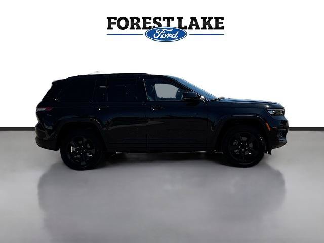 Used 2023 Jeep Grand Cherokee Altitude AWD/4WD image 8