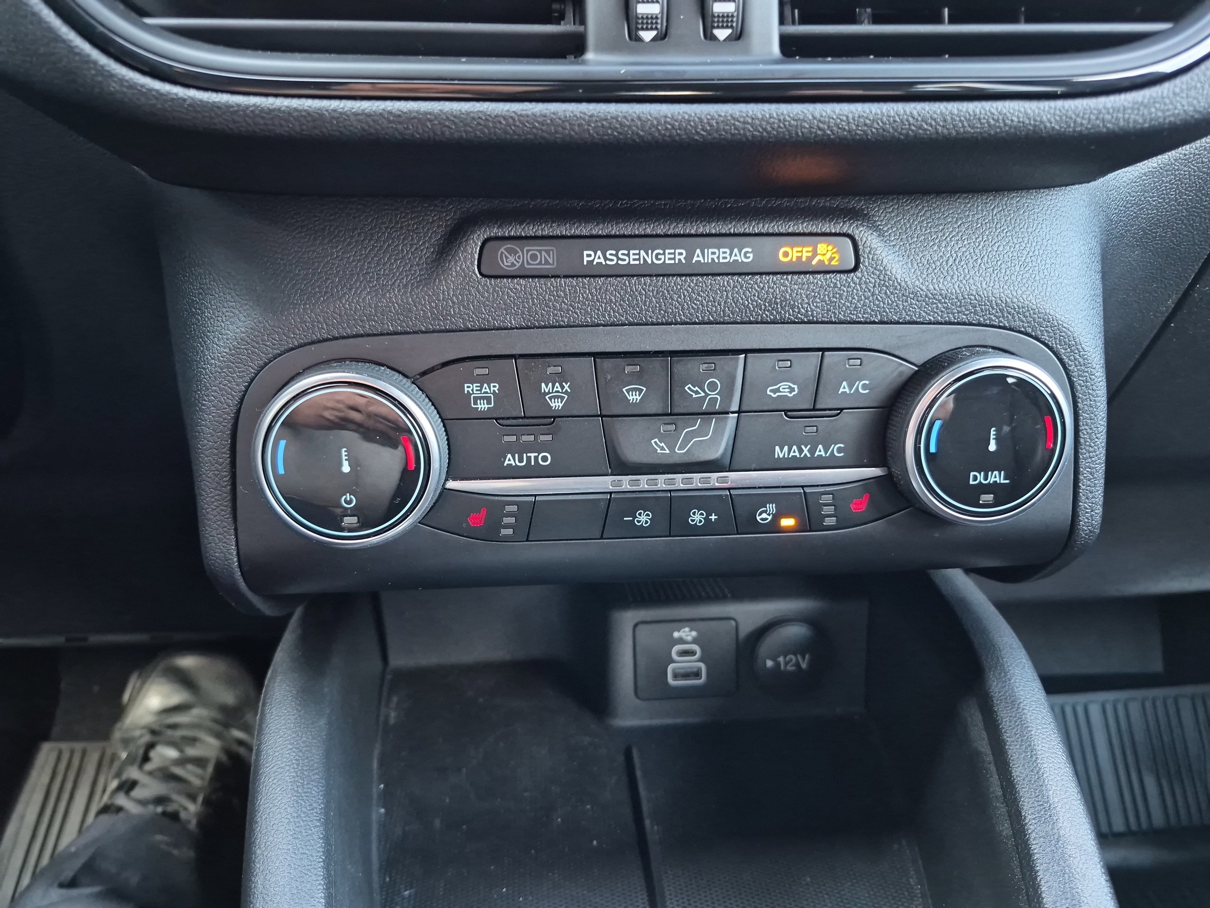 Certified 2025 Ford Escape ST-Line Elite image 32