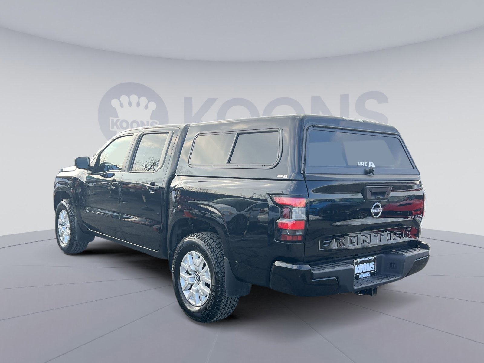 Used 2022 Nissan Frontier SV image 3