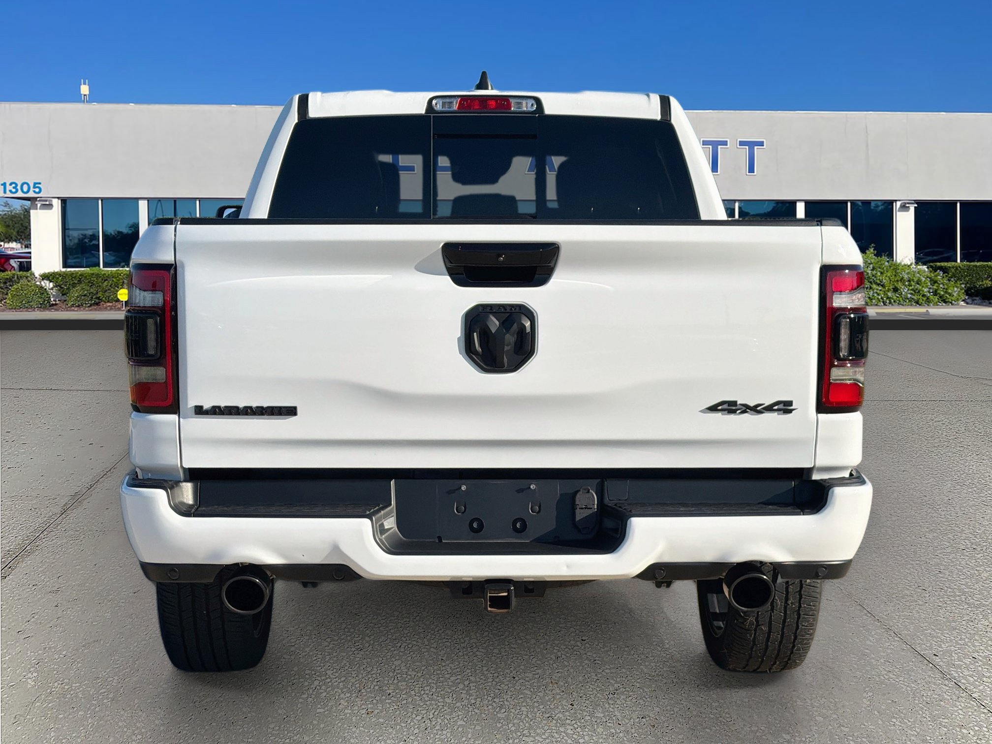 Used 2023 RAM 1500 Laramie AWD/4WD image 6