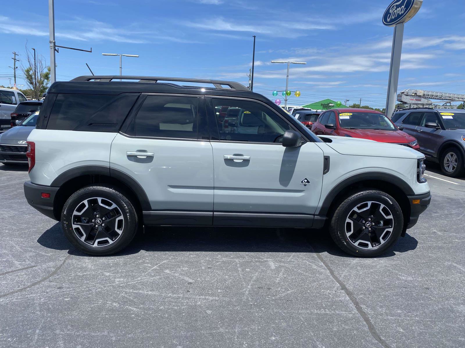 Certified 2024 Ford Bronco Sport Outer Banks AWD/4WD image 8