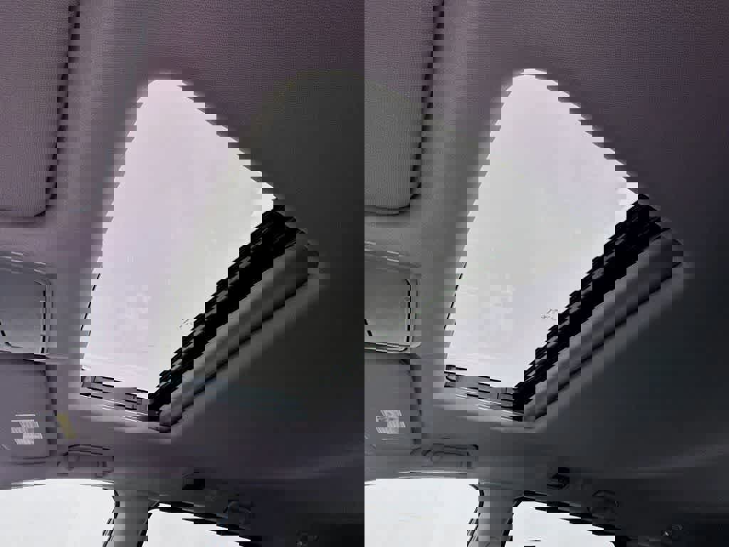 Used 2023 Honda Odyssey EX-L image 31