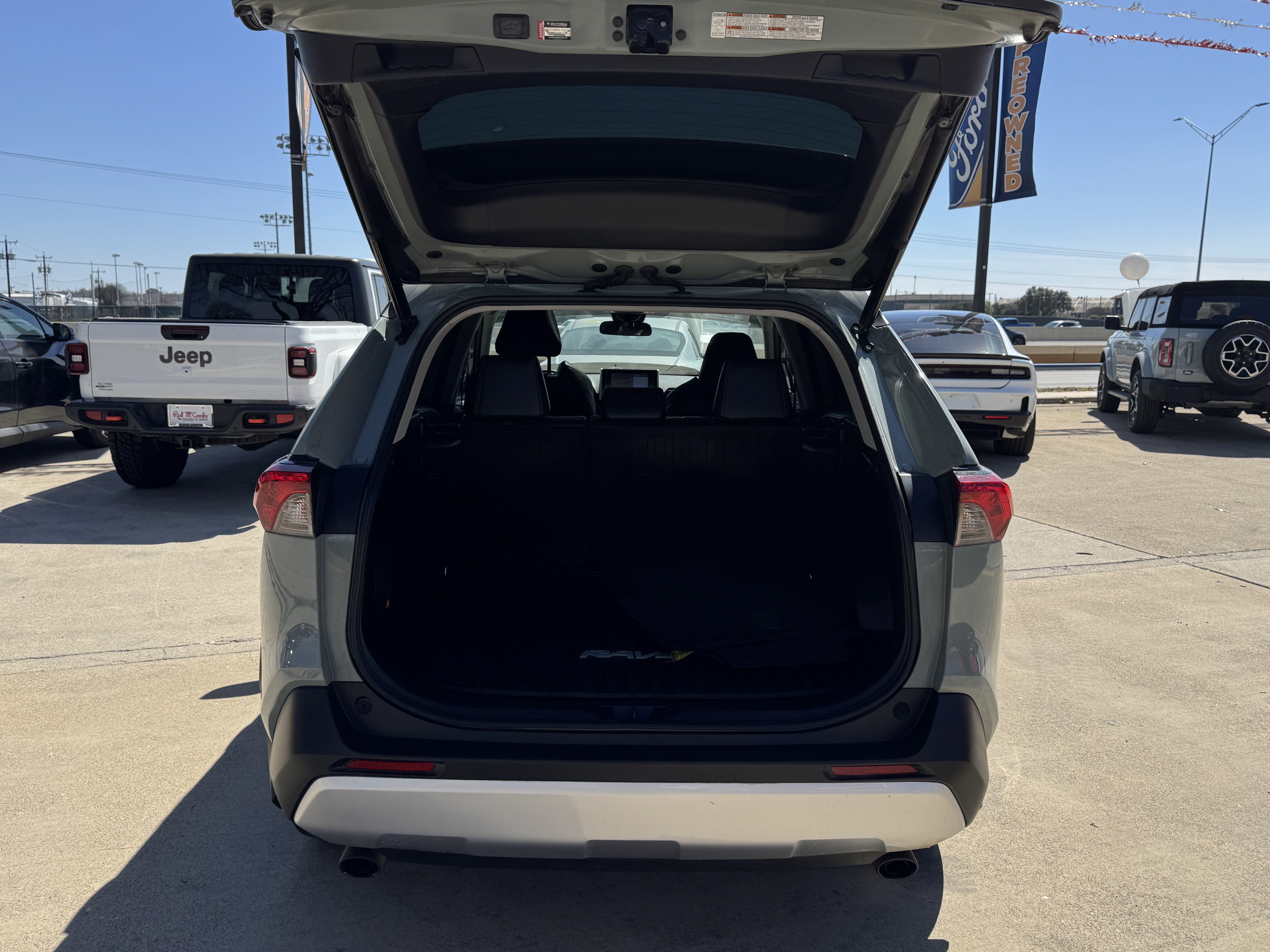 Used 2019 Toyota RAV4 Adventure image 12
