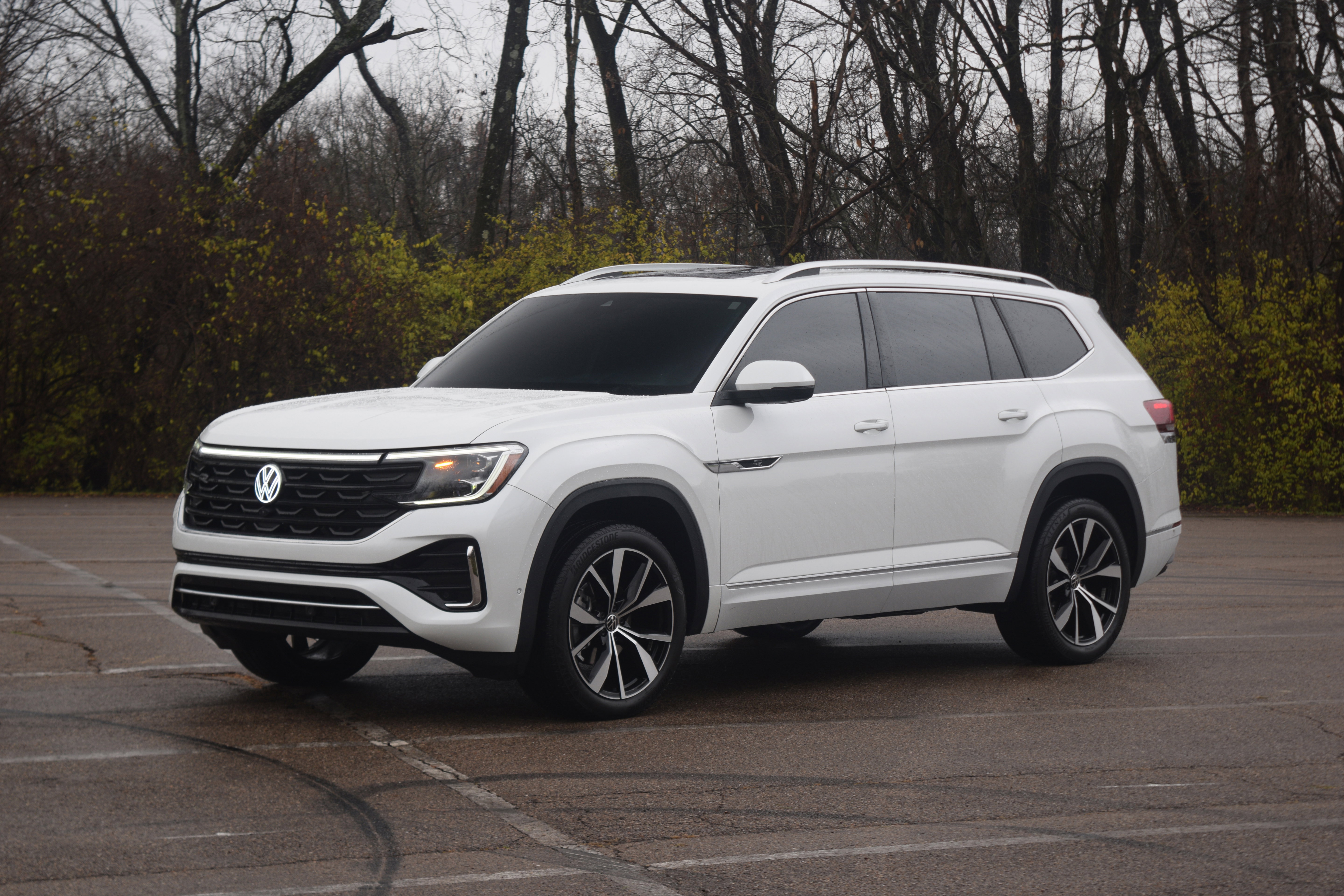 Used 2024 Volkswagen Atlas SEL Premium R-Line image 25