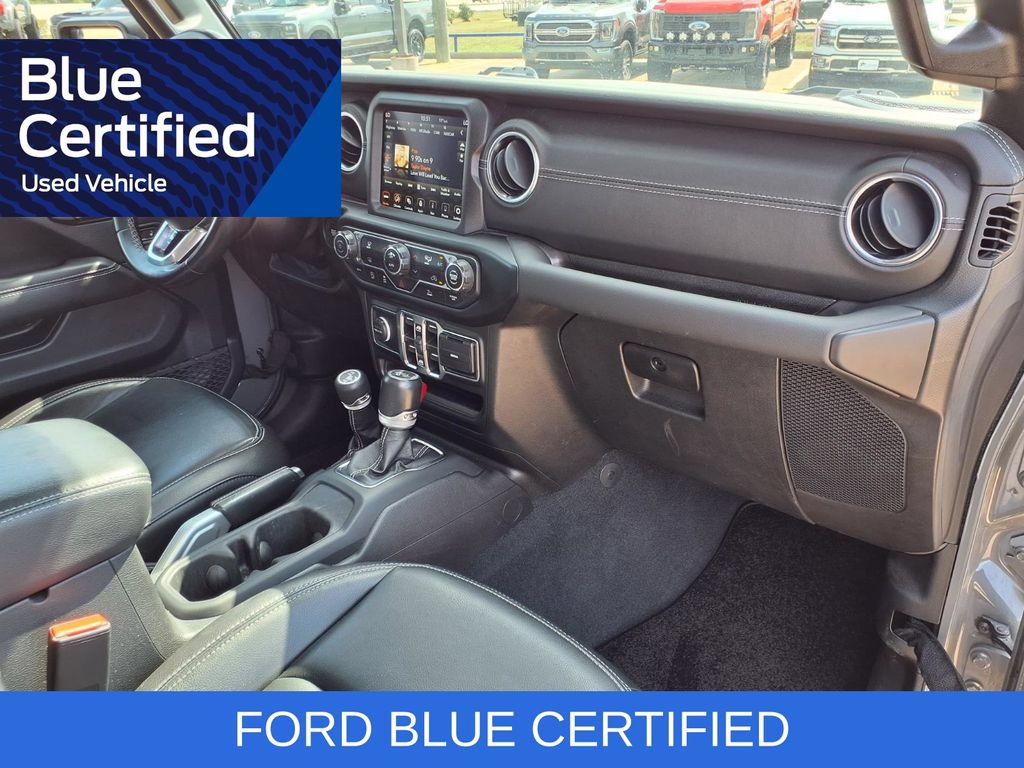 Used 2022 Jeep Wrangler Unlimited Sahara AWD/4WD image 29
