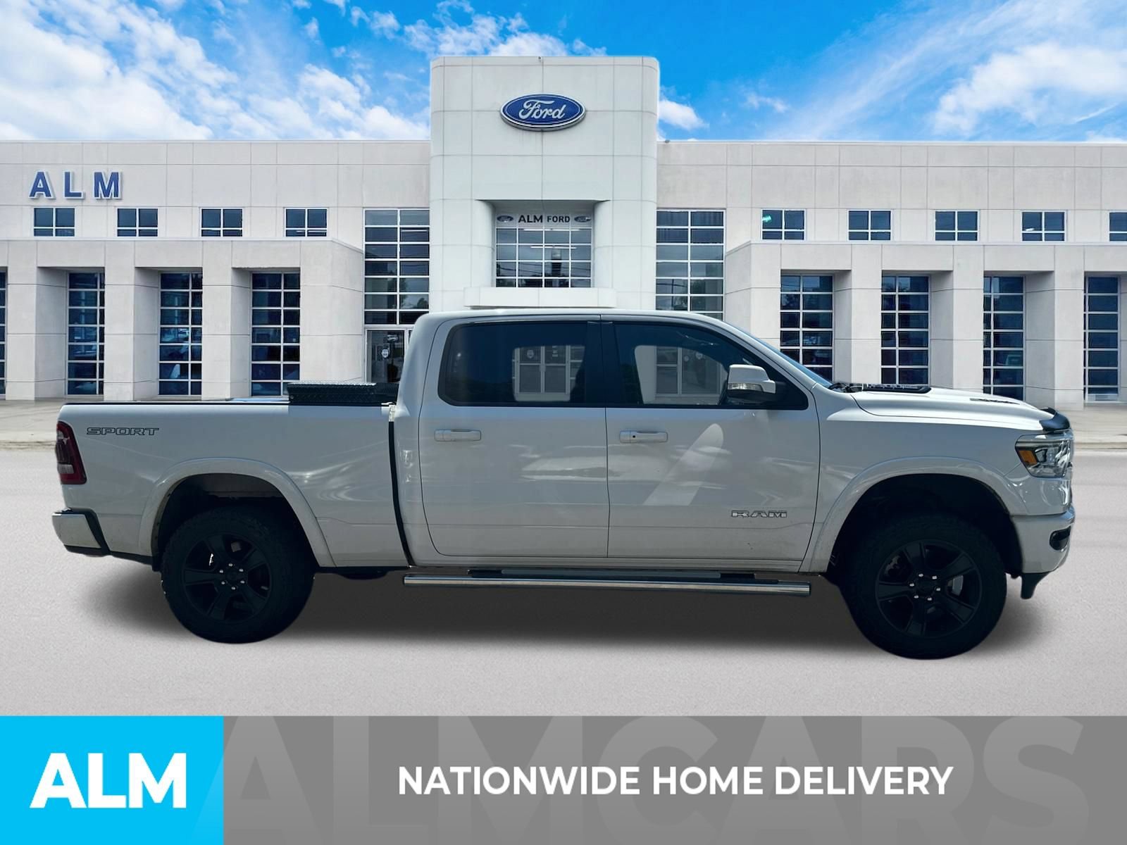 Used 2022 RAM 1500 Laramie w/ Sport Appearance Package AWD/4WD image 4