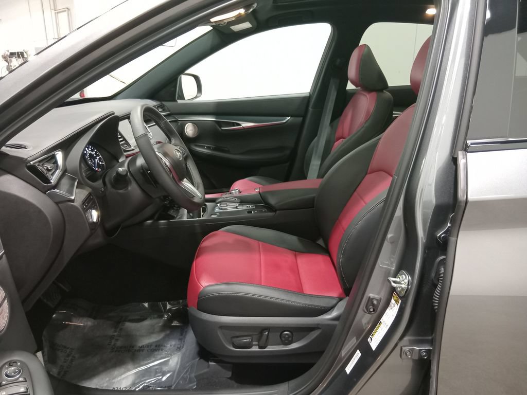 Used 2025 INFINITI QX50 Sport AWD/4WD image 16