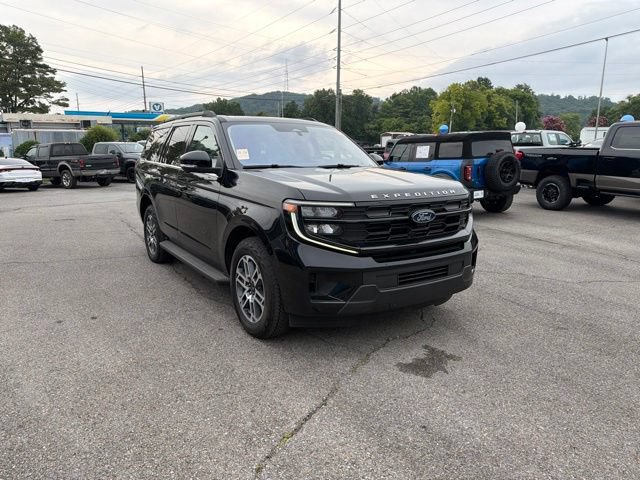Certified 2025 Ford Expedition Active AWD/4WD image 3
