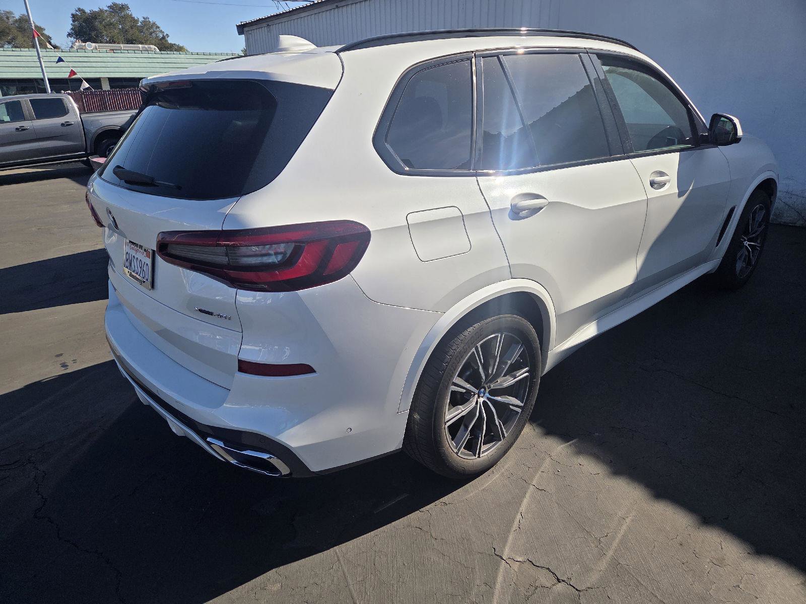 Used 2021 BMW X5 xDrive40i w/ M Sport Package image 15