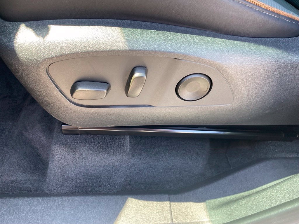 Used 2025 GMC Acadia AT4 AWD/4WD image 16