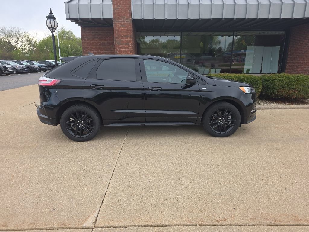 Certified 2023 Ford Edge ST-Line w/ Class II Trailer Tow Package AWD/4WD image 4