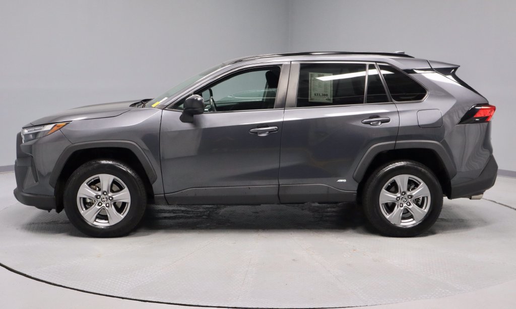 Used 2023 Toyota RAV4 LE AWD/4WD image 8
