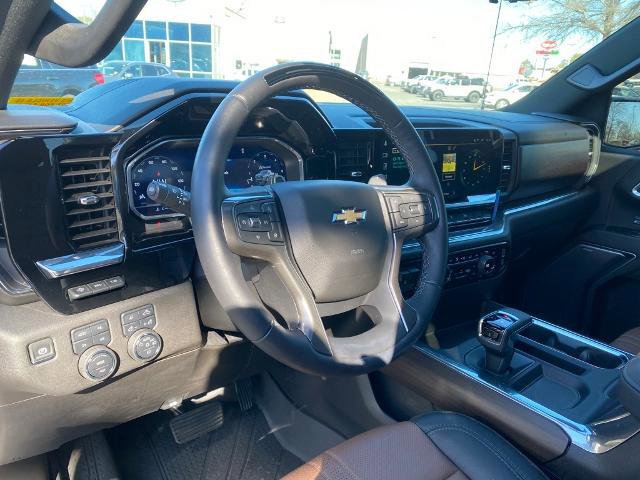 Used 2025 Chevrolet Silverado 1500 High Country image 12