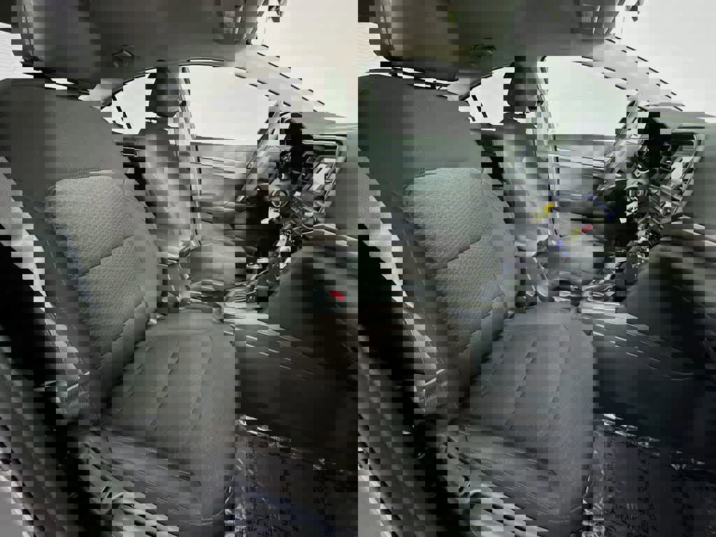 Used 2020 Hyundai Elantra SE w/ Cargo Package (C1) image 17