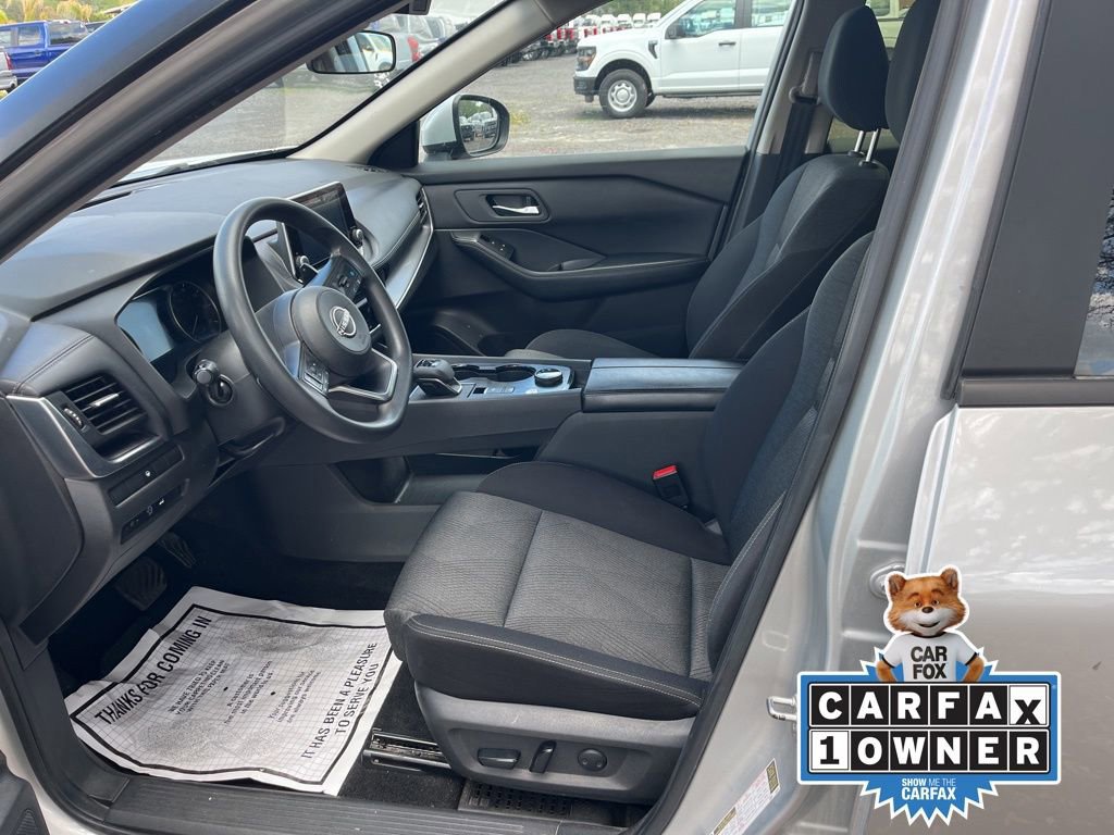 Used 2024 Nissan Rogue SV image 9