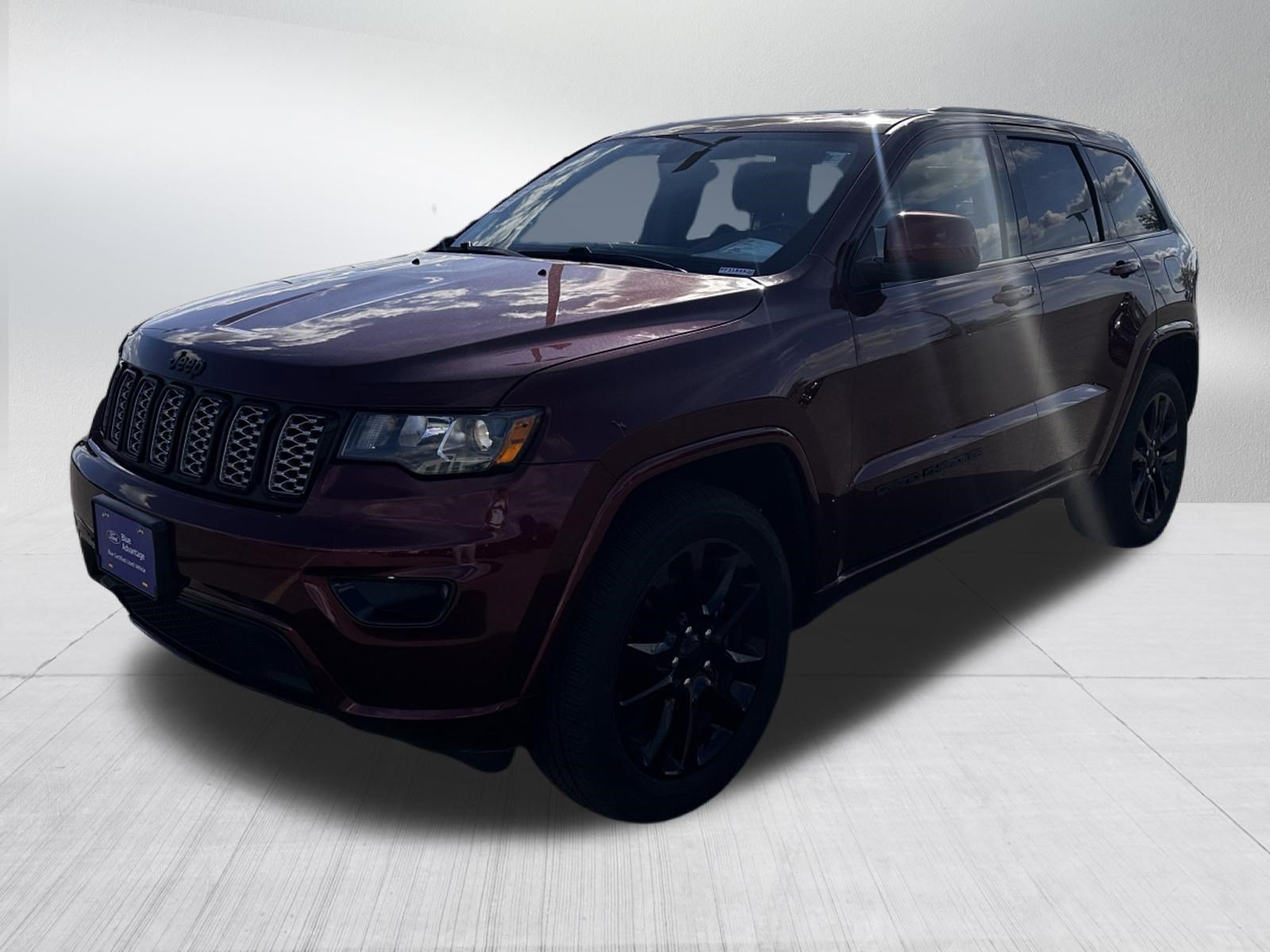 Used 2020 Jeep Grand Cherokee Altitude AWD/4WD image 3