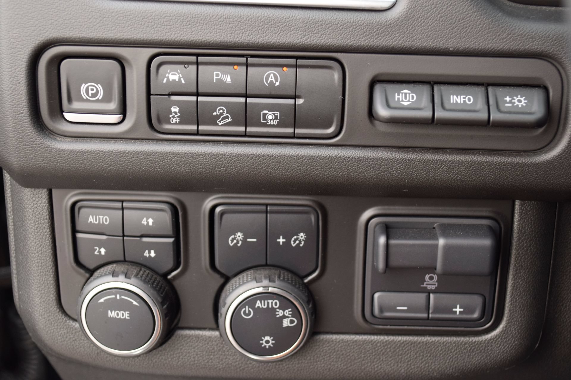 Used 2024 Chevrolet Tahoe High Country w/ Premium Package AWD/4WD image 11