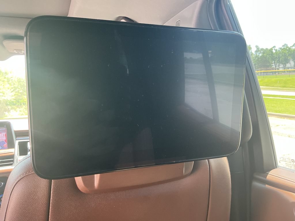 Used 2021 Chevrolet Tahoe High Country RWD image 18
