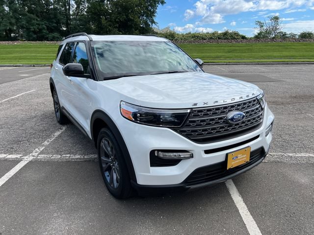 Certified 2023 Ford Explorer XLT w/ Equipment Group 202A AWD/4WD image 2