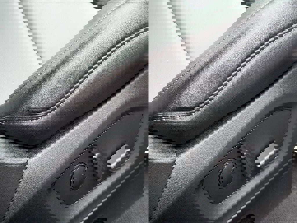 Certified 2023 Ford Explorer XLT w/ Equipment Group 202A image 21